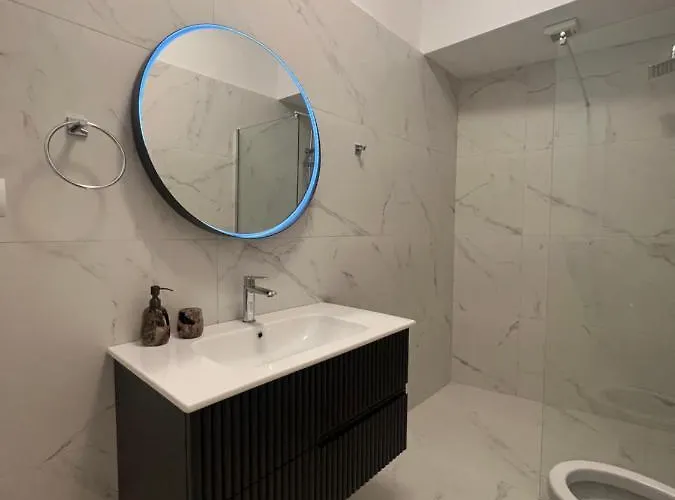 Azzur Luxury Apartment Sarandë